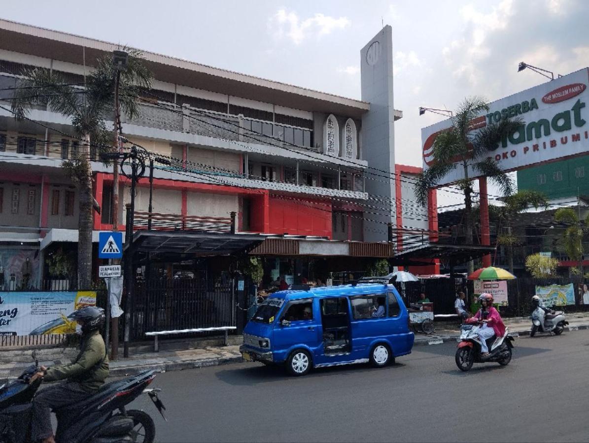 Hotel Syariah Selamat Sukabumi Buitenkant foto