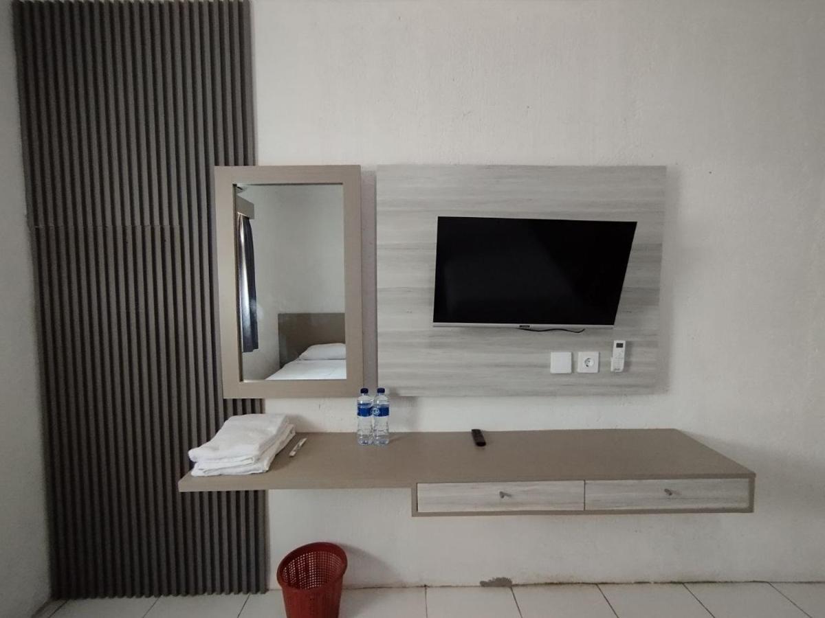 Hotel Syariah Selamat Sukabumi Buitenkant foto