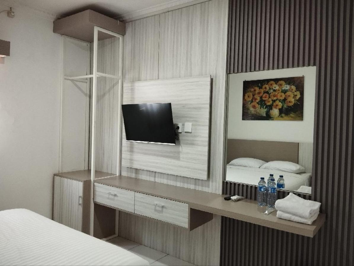 Hotel Syariah Selamat Sukabumi Buitenkant foto